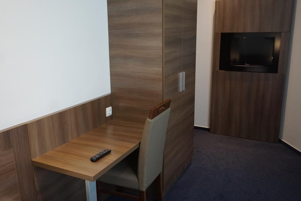 Itm Hotel Oase Hamburg Zimmer foto
