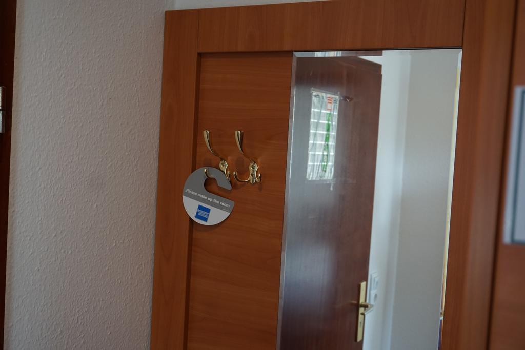 Itm Hotel Oase Hamburg Zimmer foto